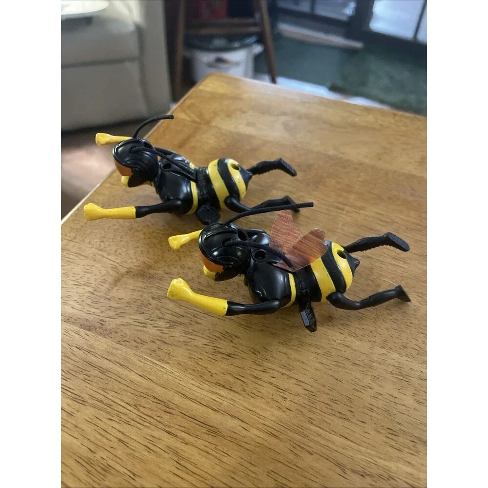 Bee Movie McDonalds Toys Lot of 2 Barry One Without Wings
